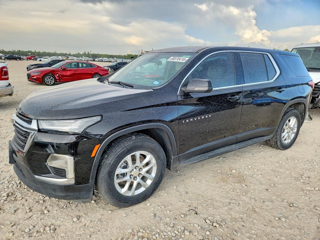 Vue de 2022 CHEVROLET TRAVERSE LS, angle 1