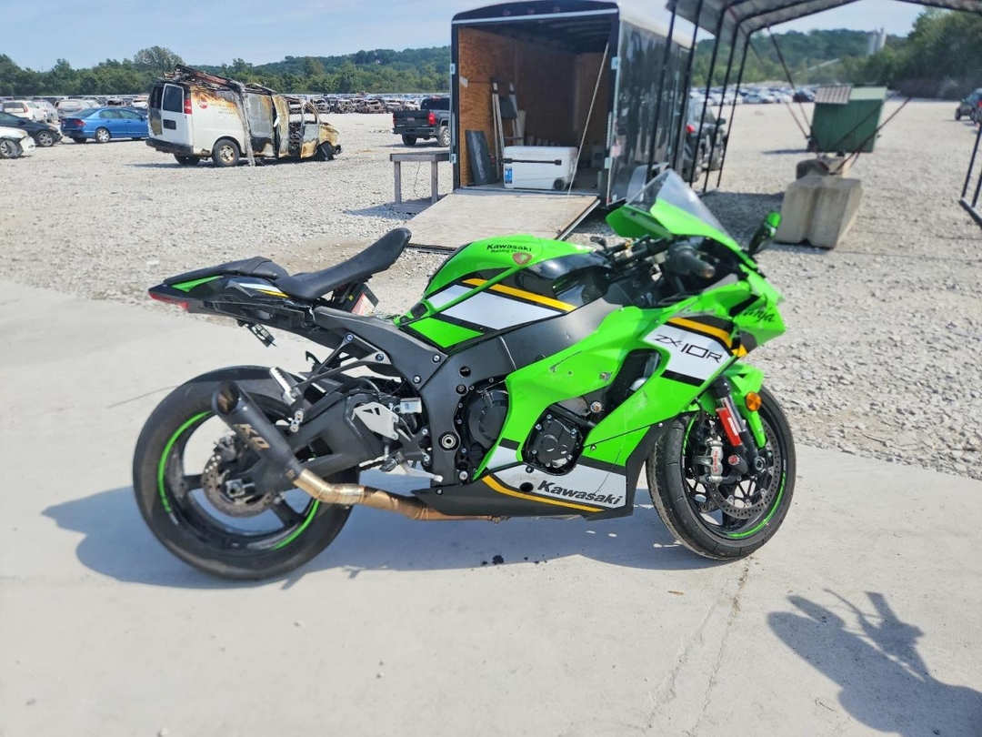 Vue de 2025 KAWASAKI ZX1002, angle 1