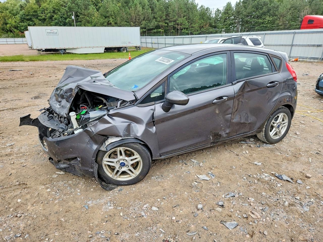 Vista de 2017 FORD FIESTA SE, ángulo 1