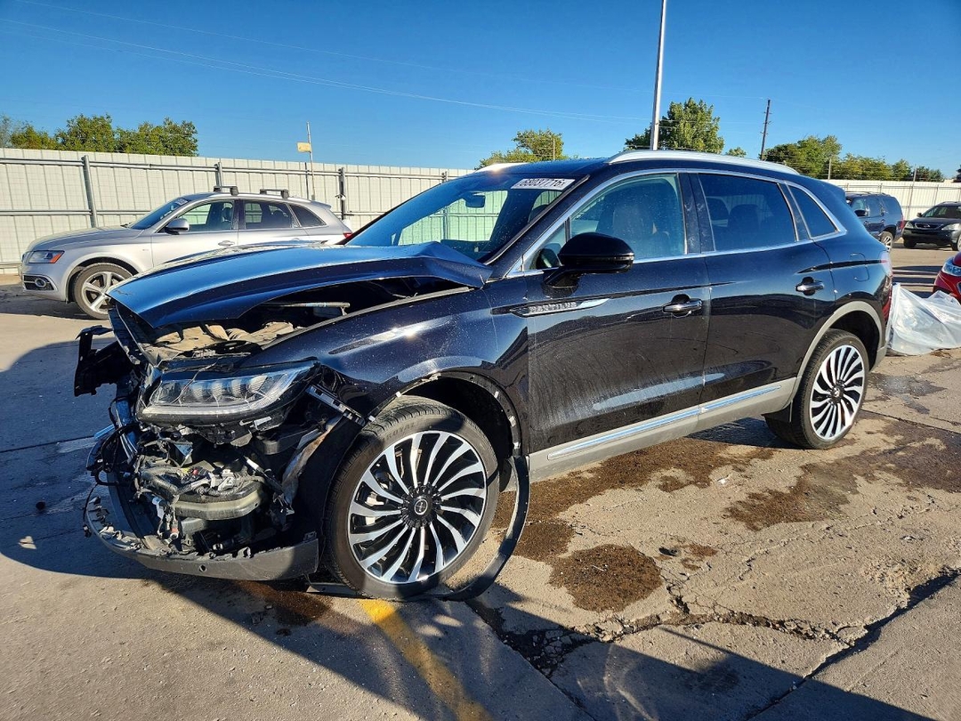 منظر 2022 LINCOLN NAUTILUS BLACK LABEL، زاوية 1