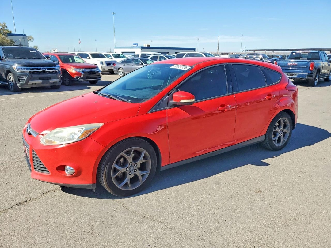 Вид 2013 FORD FOCUS SE, угол 1