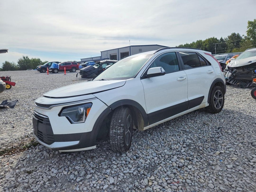منظر 2023 KIA NIRO EX، زاوية 1