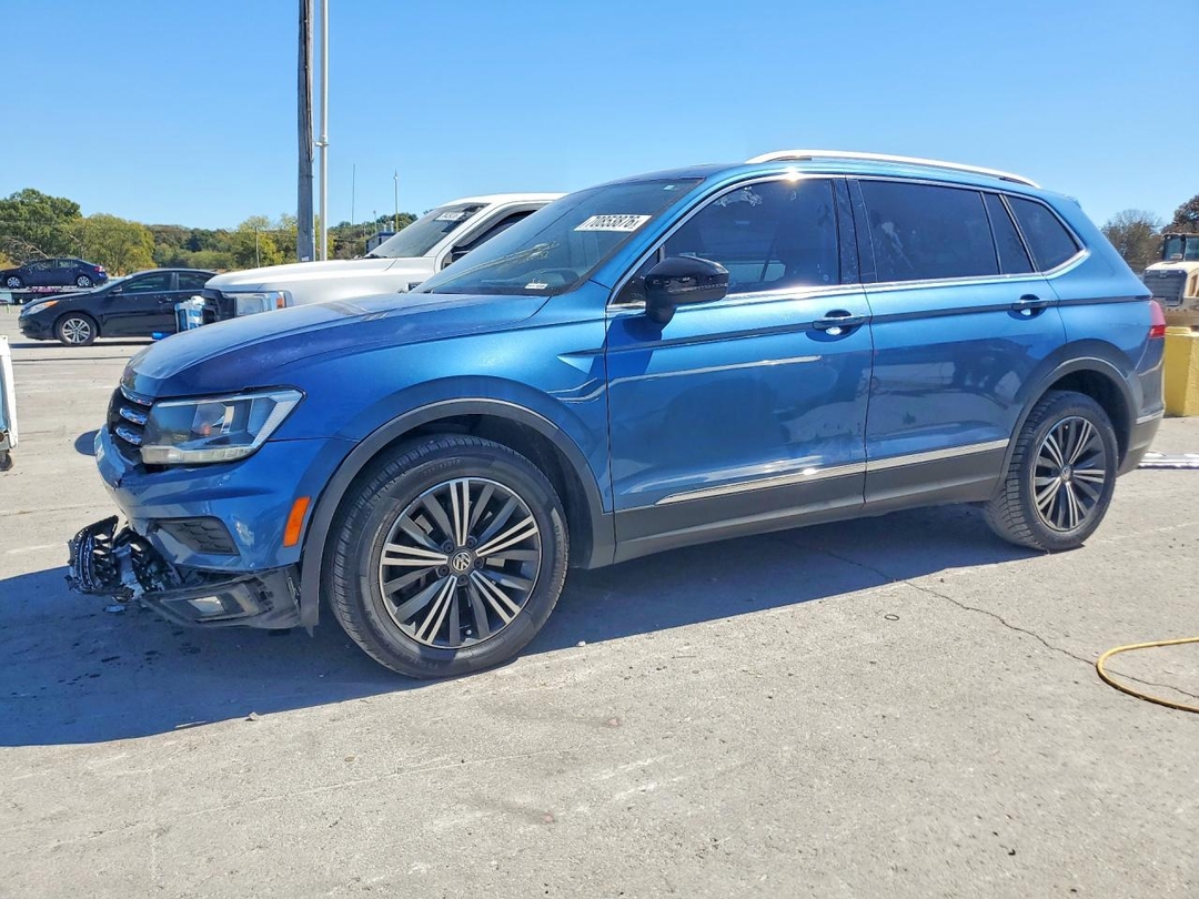 Vue de 2018 VOLKSWAGEN TIGUAN SE, angle 1