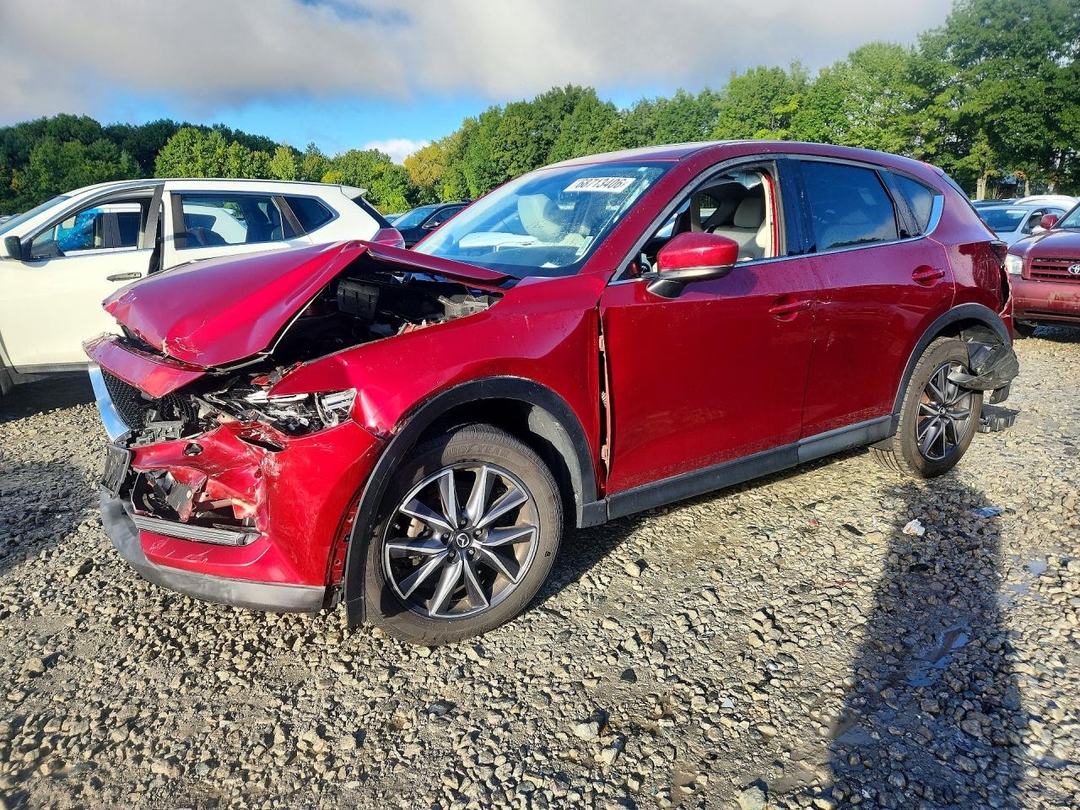 Vue de 2018 MAZDA CX-5 GRAND TOURING, angle 1