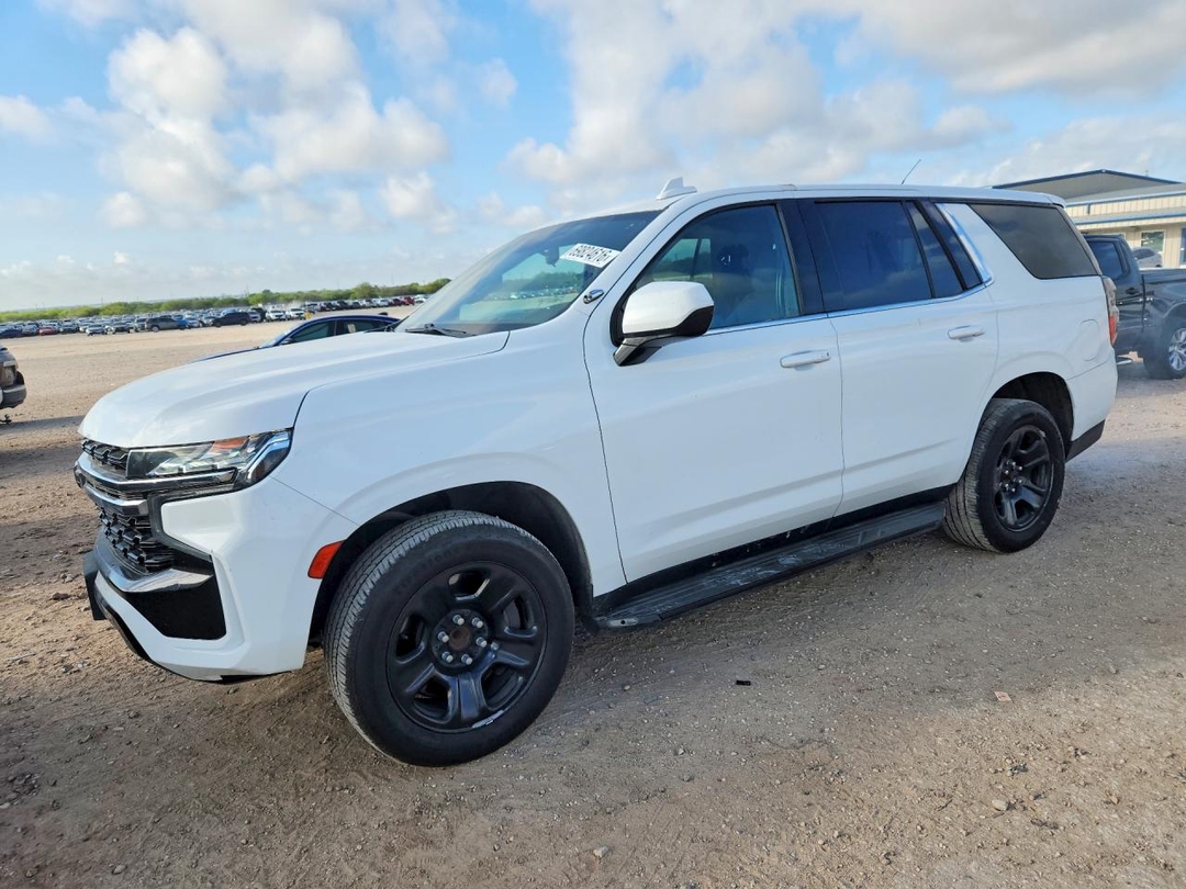 Vue de 2021 CHEVROLET TAHOE C1500, angle 1