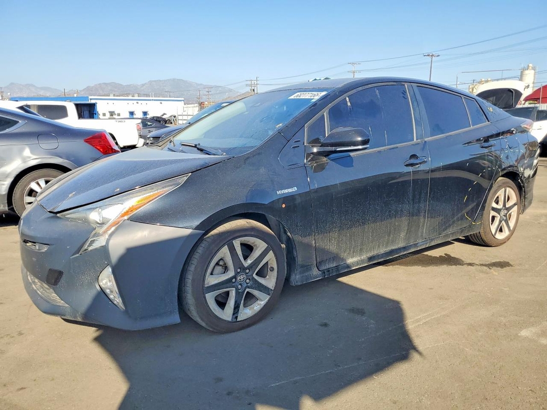 Vue de 2017 TOYOTA PRIUS THREE TOURING, angle 1