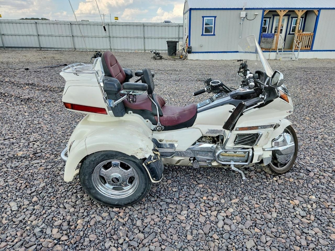 منظر 1995 HONDA GL1500 SE12، زاوية 1