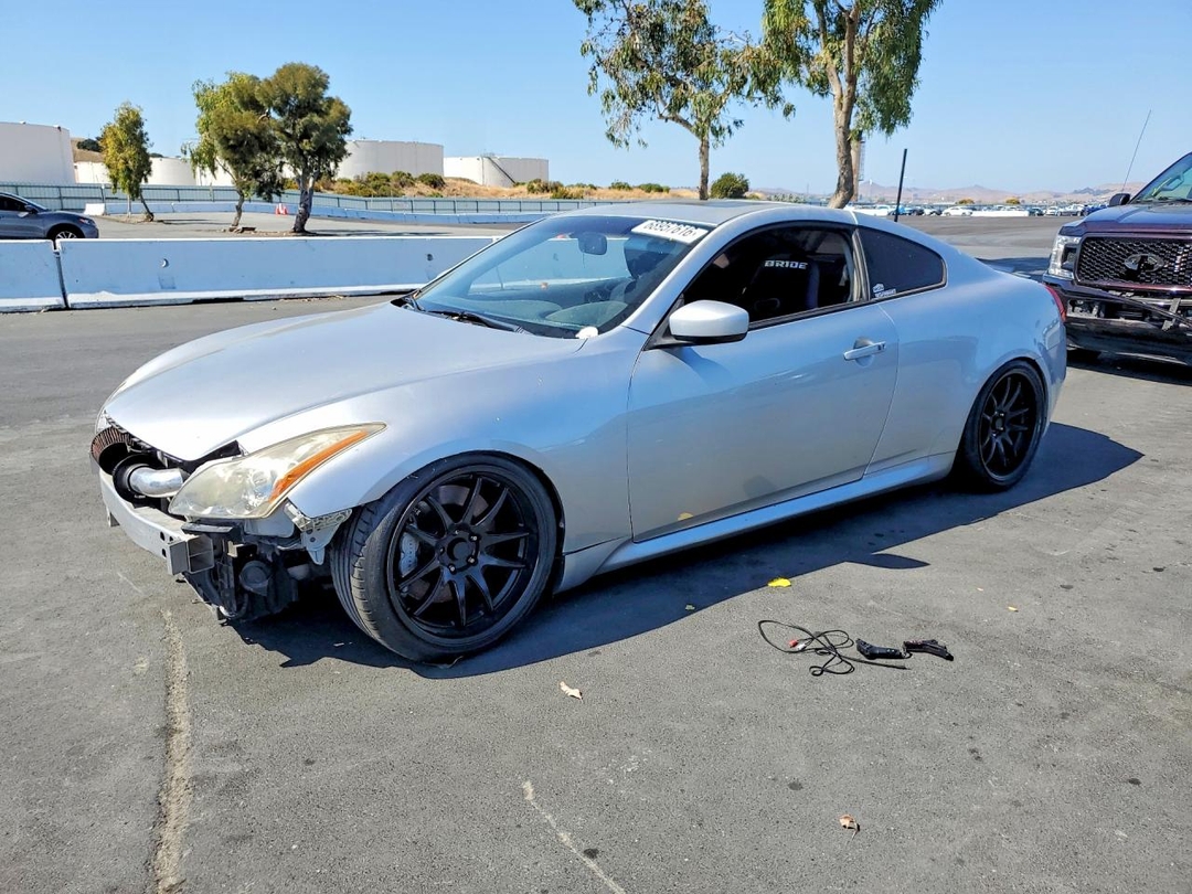 Vue de 2008 INFINITI G37 BASE, angle 1