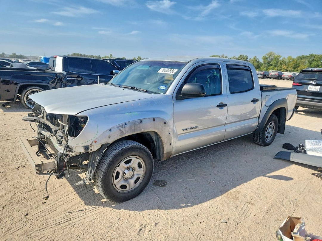 Вид 2013 TOYOTA TACOMA DOUBLE CAB, угол 1