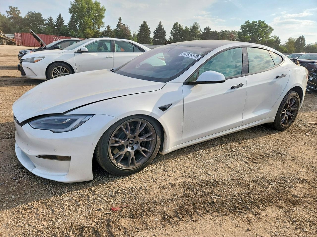 Vue de 2022 TESLA MODEL S, angle 1