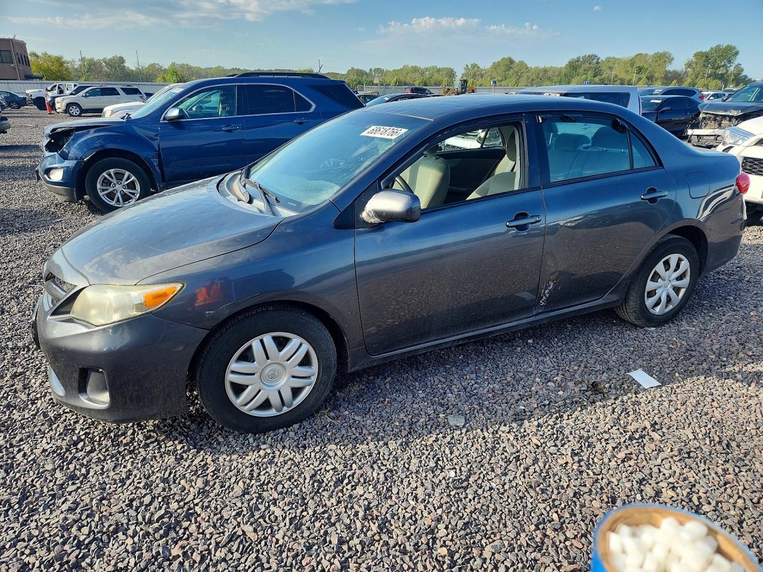 منظر 2011 TOYOTA COROLLA LE، زاوية 1
