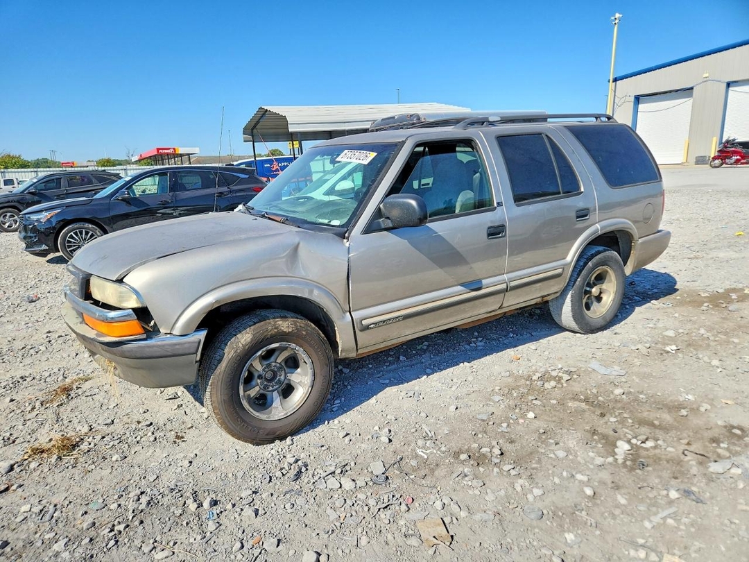 Vue de 2001 CHEVROLET BLAZER, angle 1