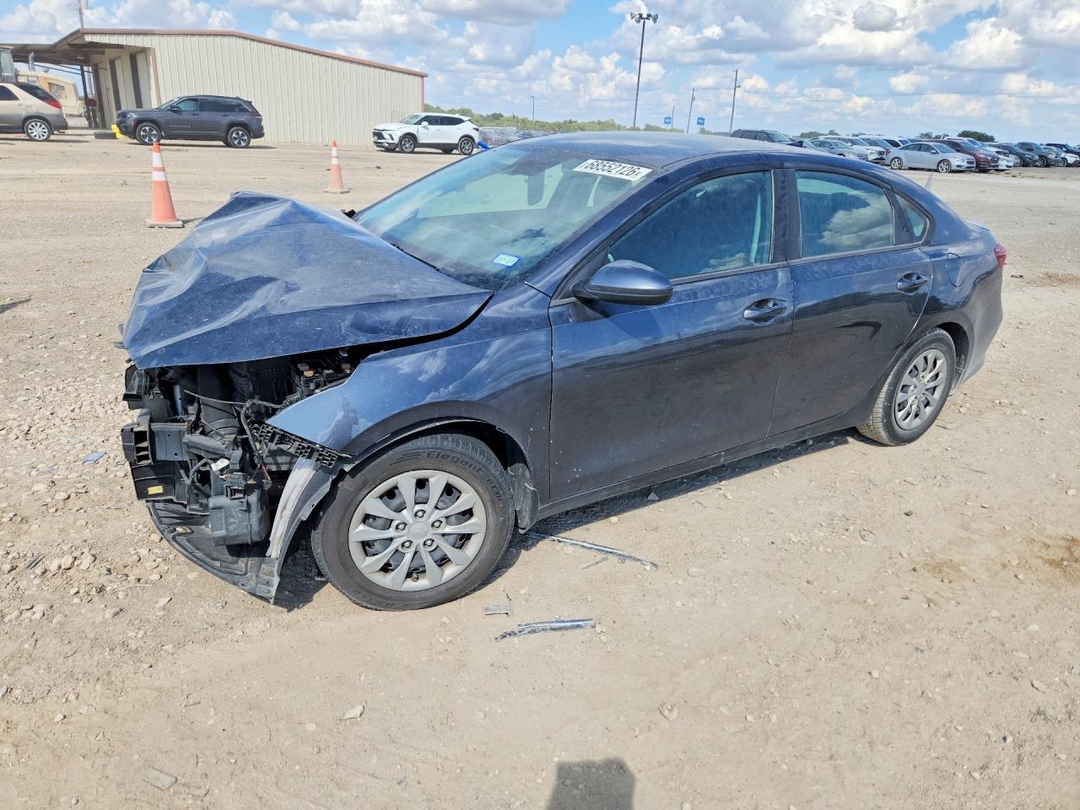 منظر 2022 KIA FORTE FE، زاوية 1