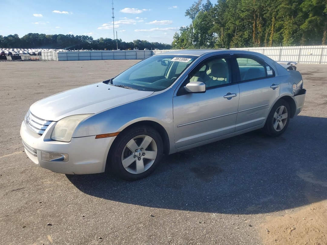 Vue de 2009 FORD FUSION SE, angle 1