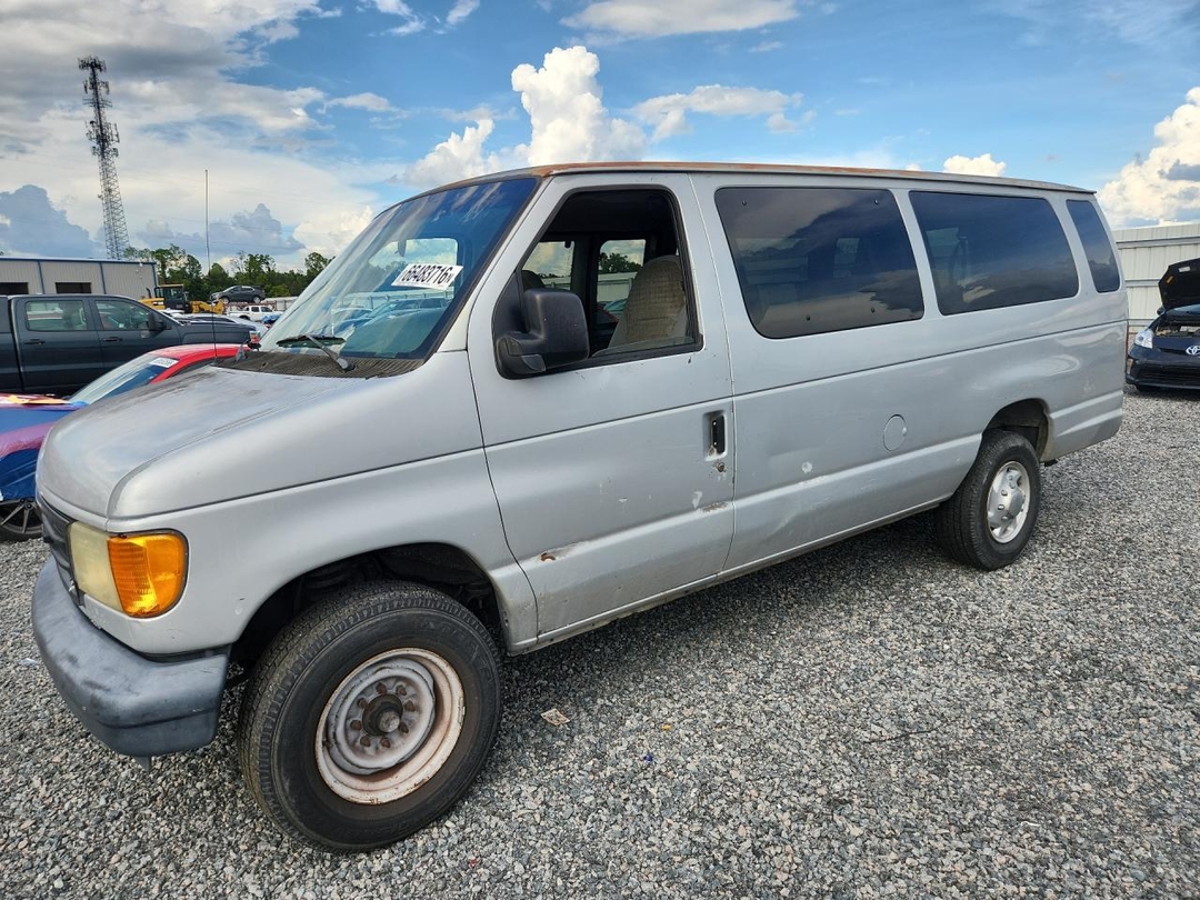 Вид 2006 FORD ECONOLINE E350 SUPER DUTY WAGON, угол 1