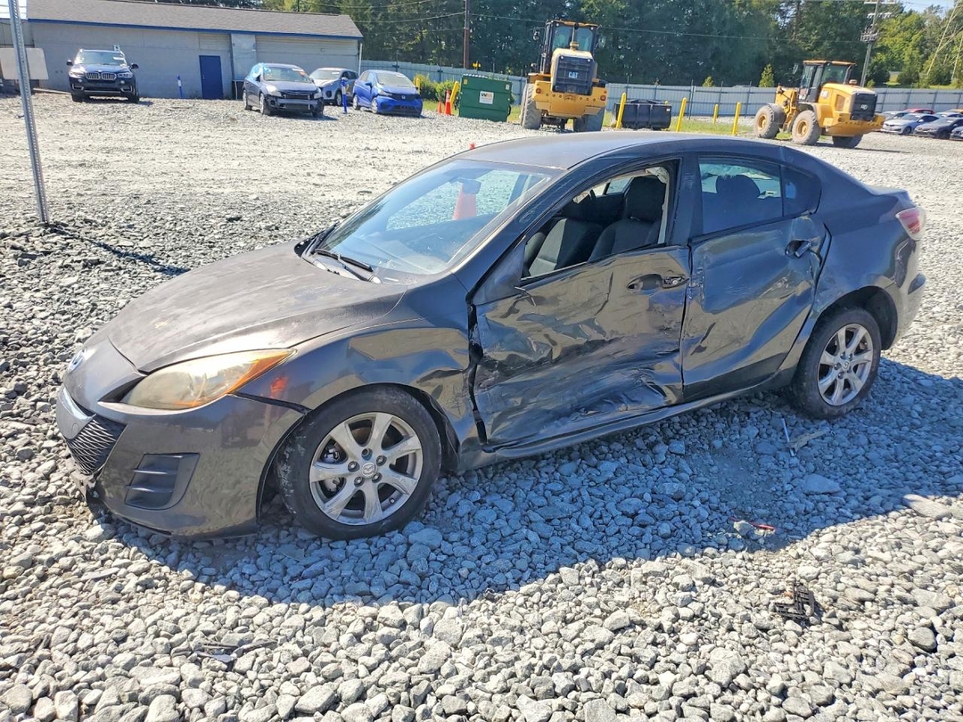 Vue de 2010 MAZDA 3 I, angle 1