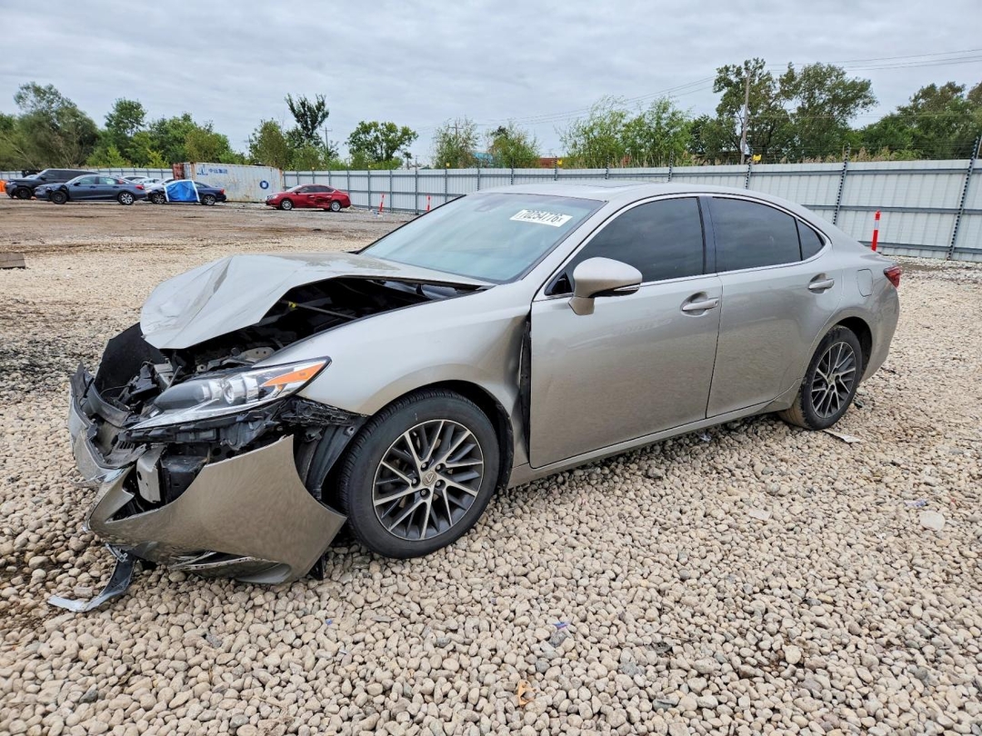 Вид 2016 LEXUS ES 350, угол 1