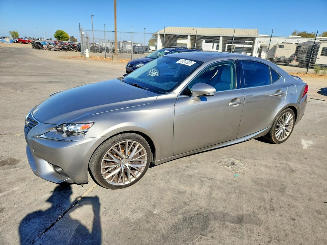 Vista de 2016 LEXUS IS 200T, ángulo 1