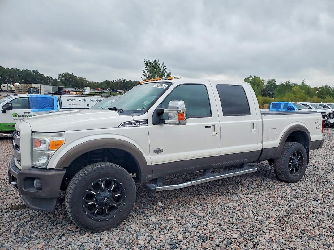 Vue de 2015 FORD F350 SUPER DUTY, angle 1