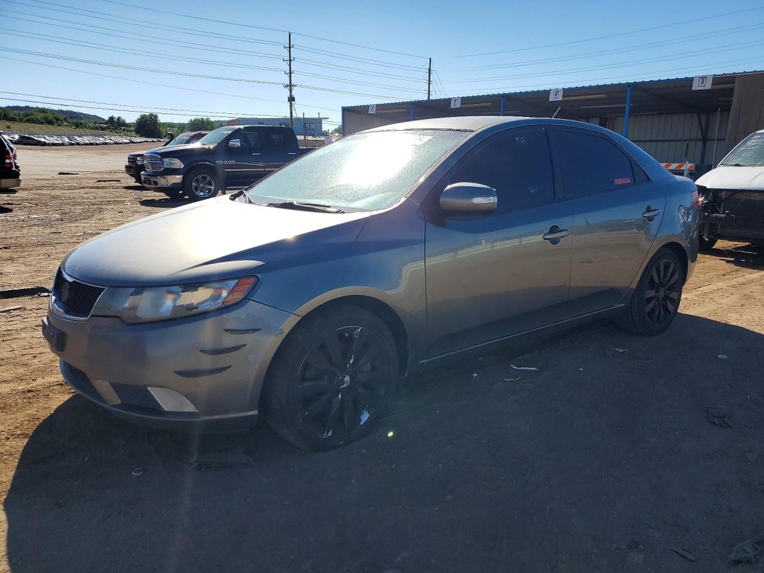 Vue de 2010 KIA FORTE SX, angle 1