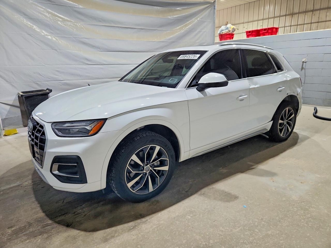 Вид 2021 AUDI Q5 PREMIUM, угол 1