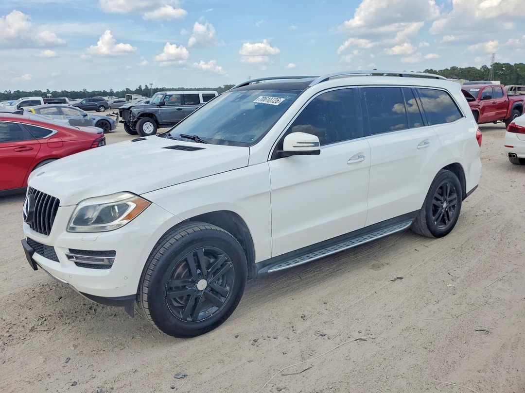 Vista de 2015 MERCEDES-BENZ GL 450 4MATIC, ángulo 1