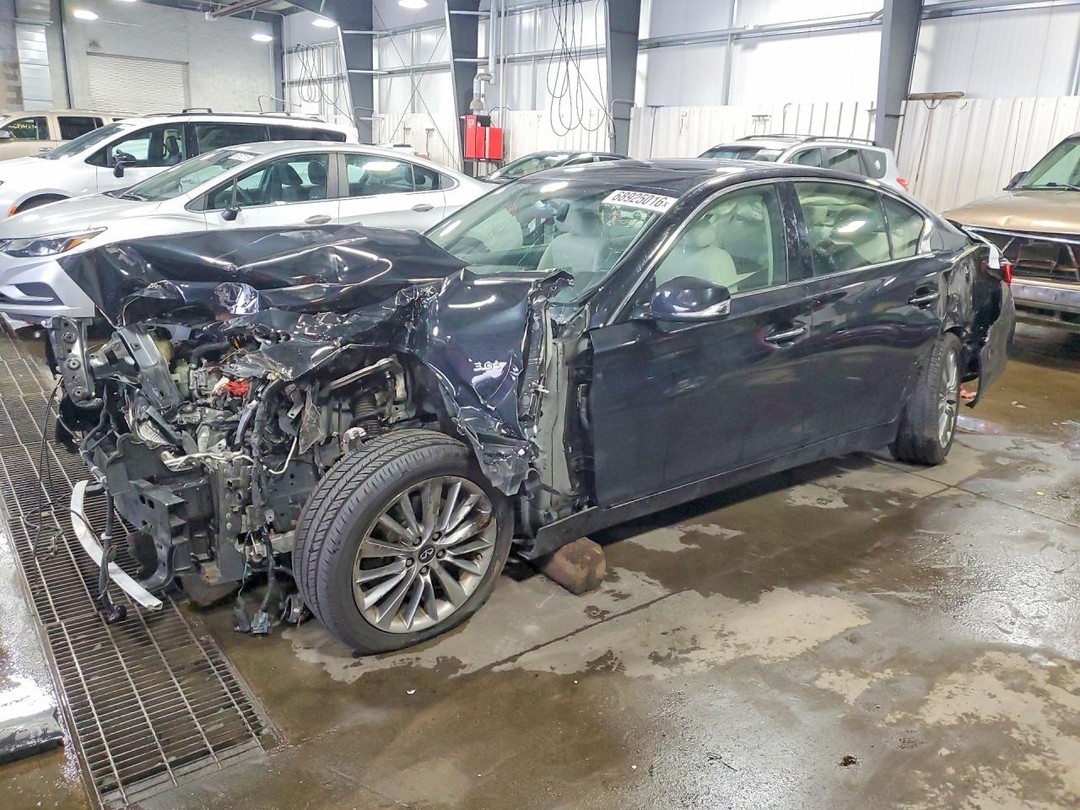 Vista de 2018 INFINITI Q50 3.0T LUXE, ángulo 1