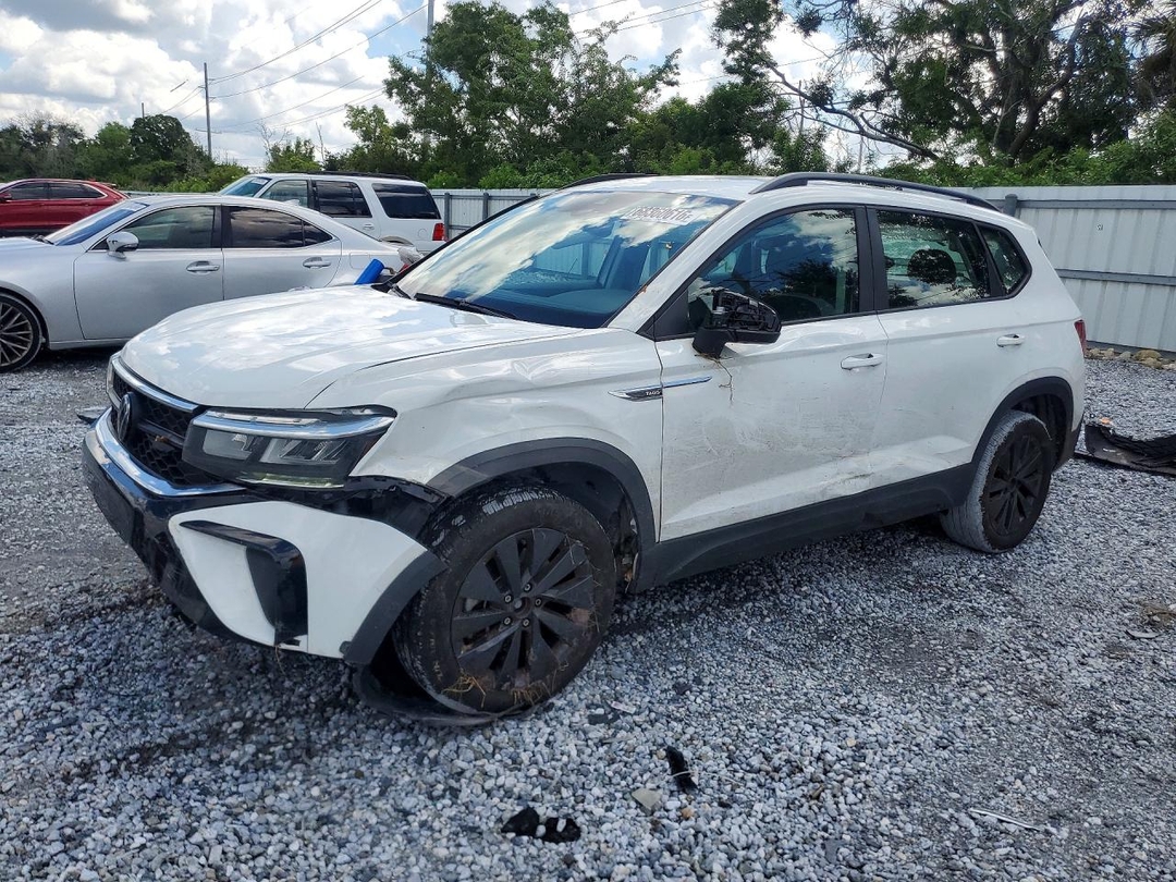 Vue de 2024 VOLKSWAGEN TAOS, angle 1