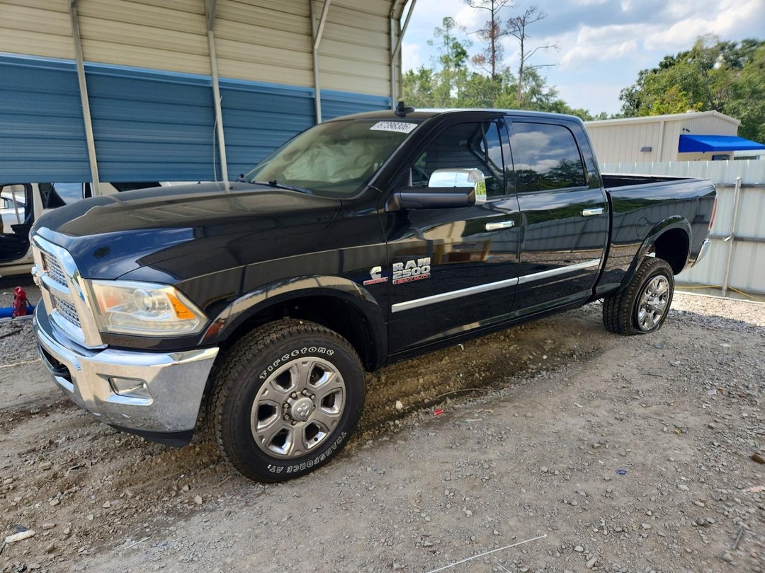 Vista de 2015 RAM 2500 LARAM, ángulo 1