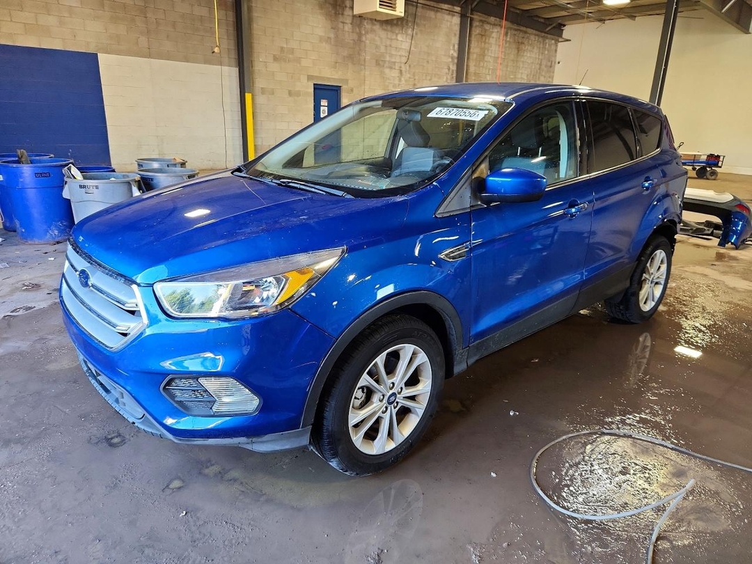 Vista de 2019 FORD ESCAPE SE, ángulo 1