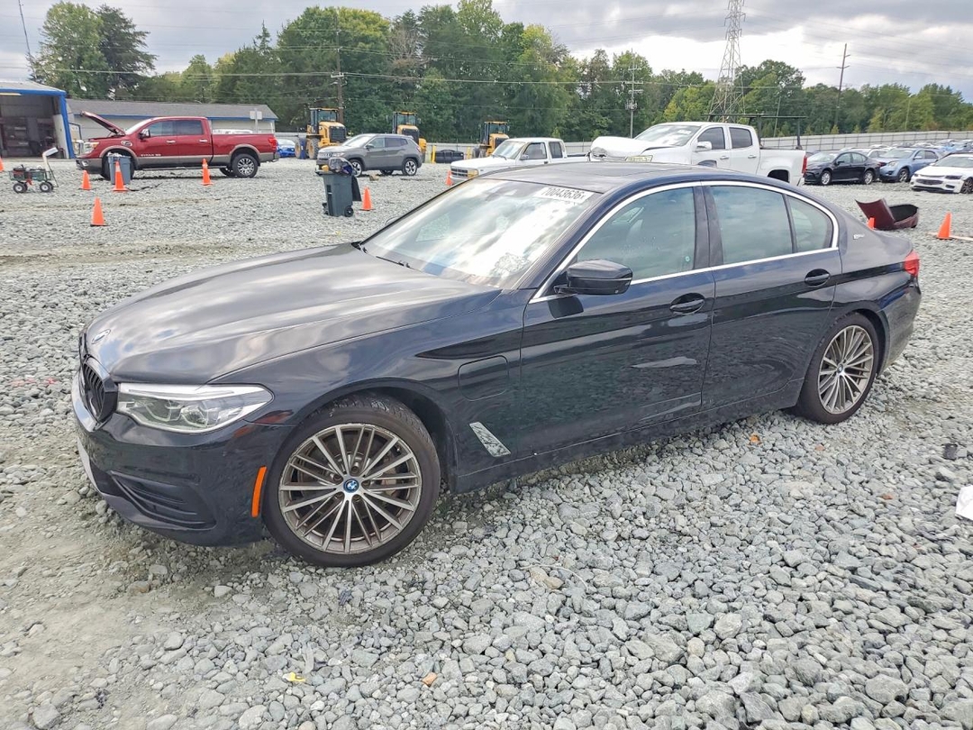 Vedere 2019 BMW 530E, unghi 1