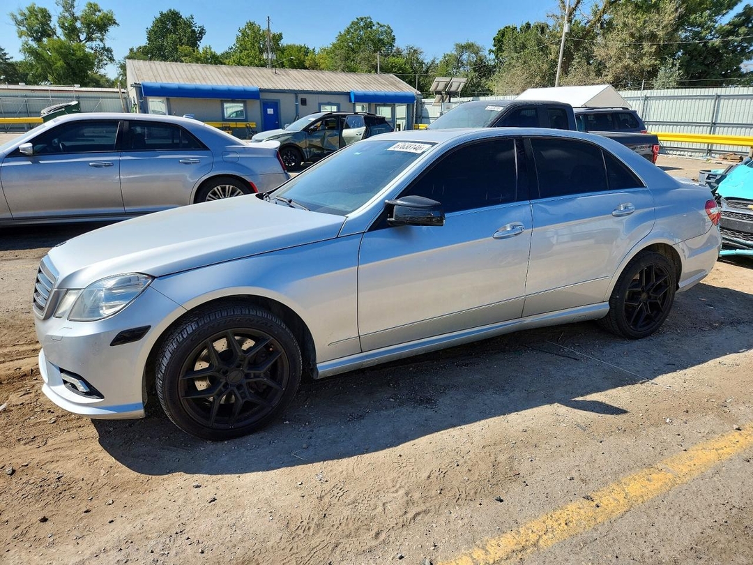 Вид 2011 MERCEDES-BENZ E 550 4MATIC, угол 1