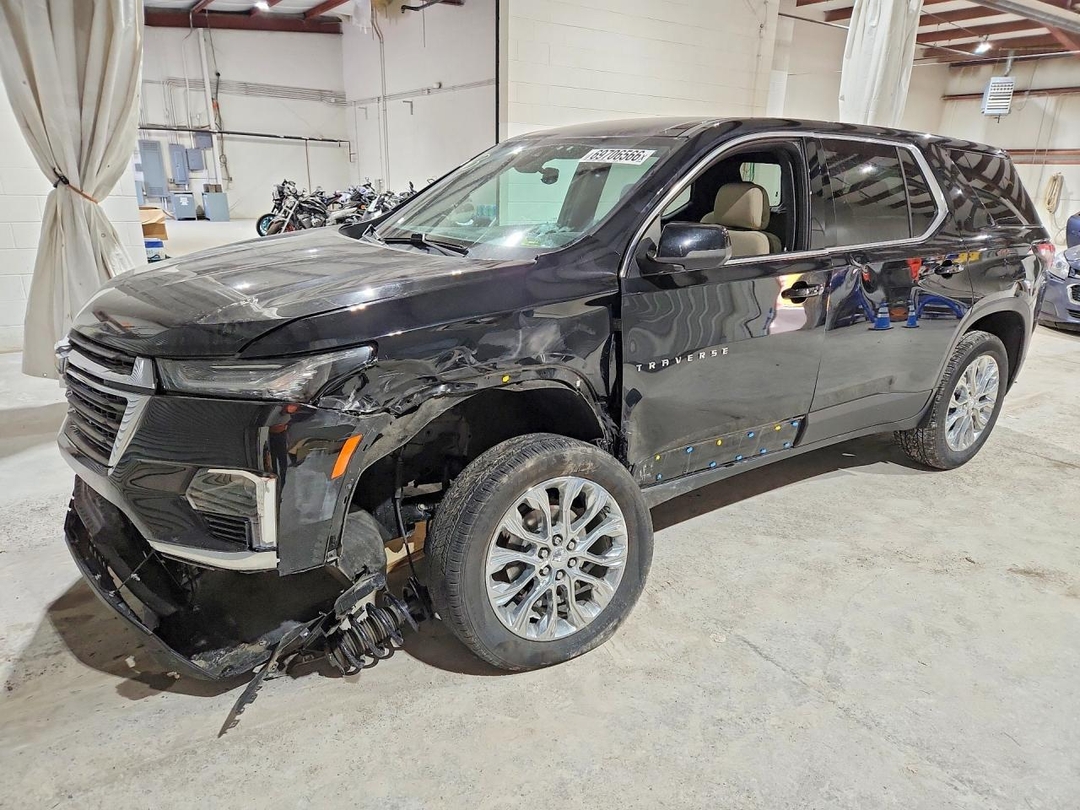 منظر 2023 CHEVROLET TRAVERSE LS، زاوية 1
