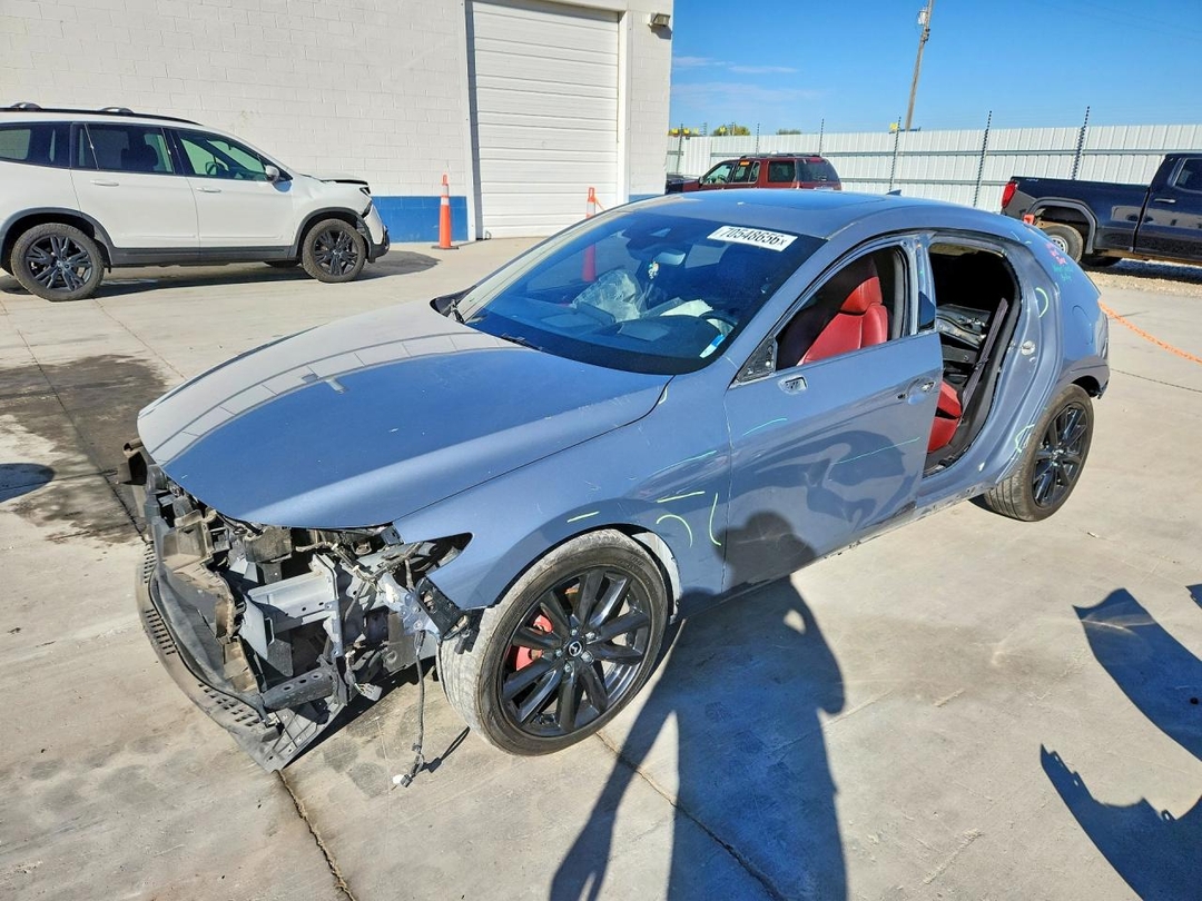 منظر 2019 MAZDA 3 PREMIUM، زاوية 1