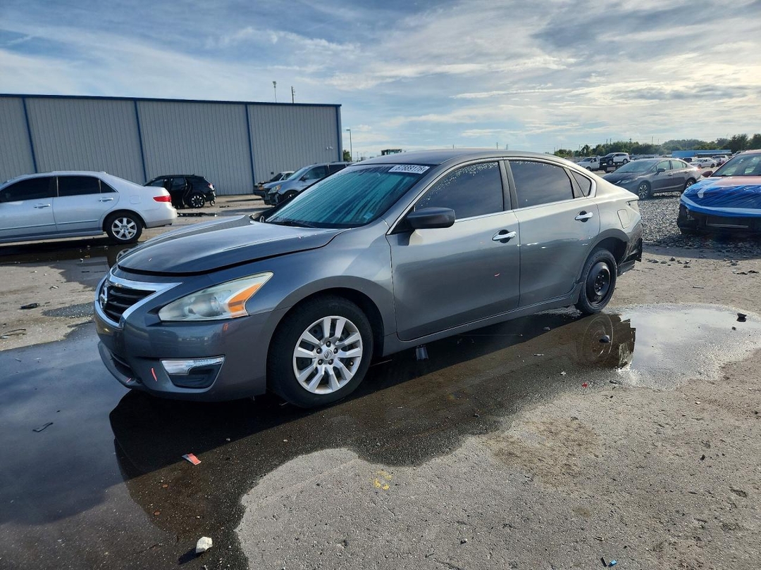 Vue de 2015 NISSAN ALTIMA 2.5 S, angle 1