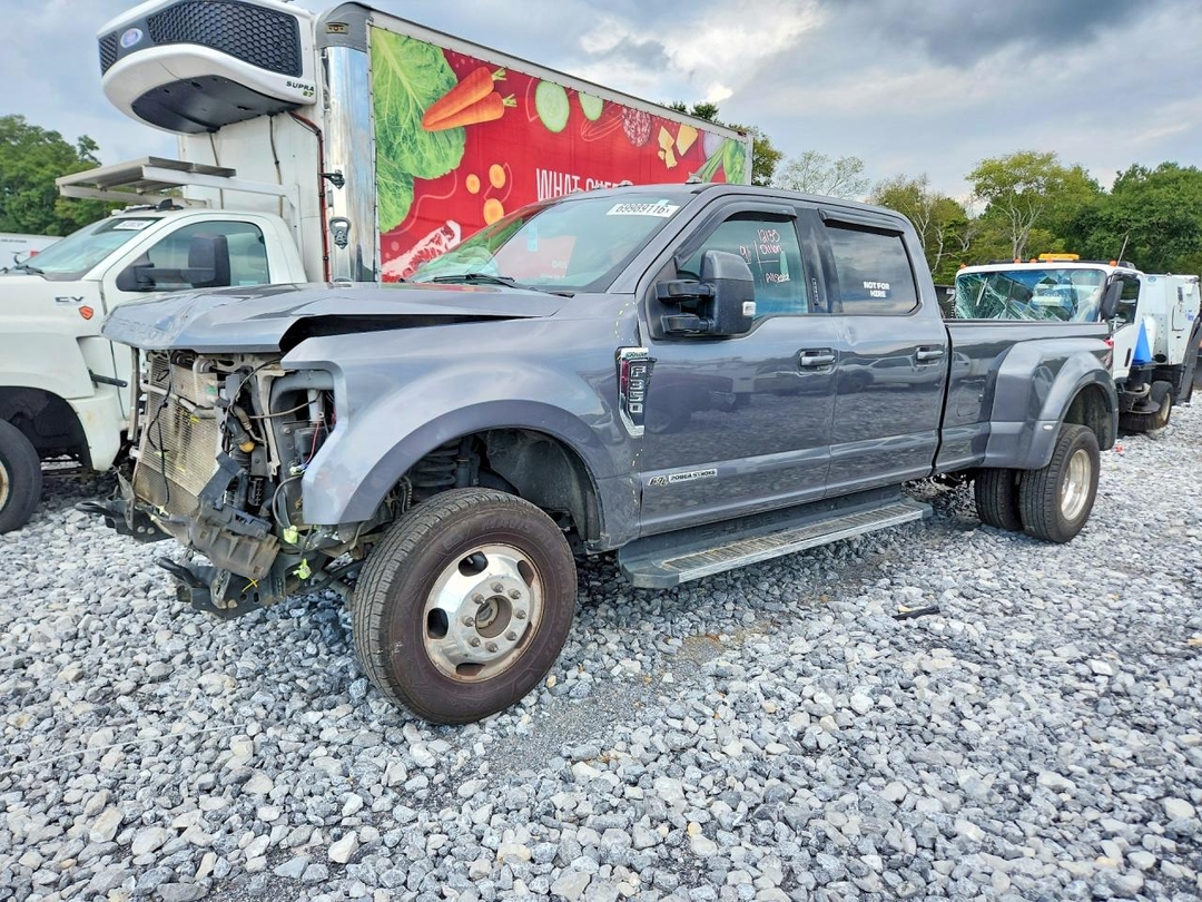 Vue de 2022 FORD F350 SUPER DUTY, angle 1