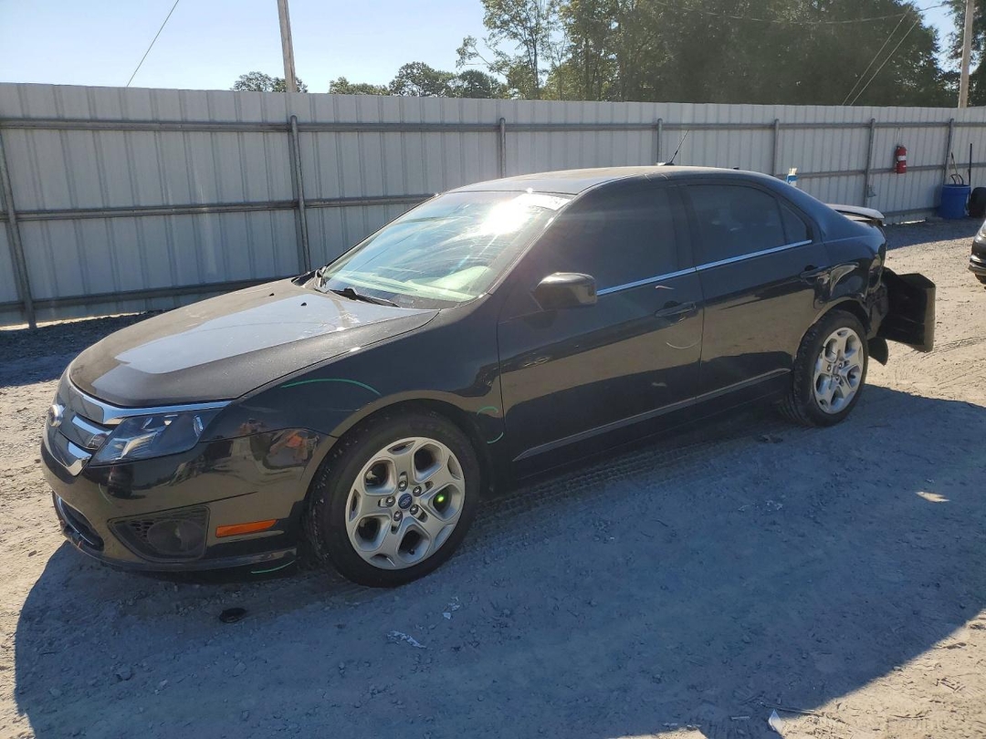 Vue de 2011 FORD FUSION SE, angle 1