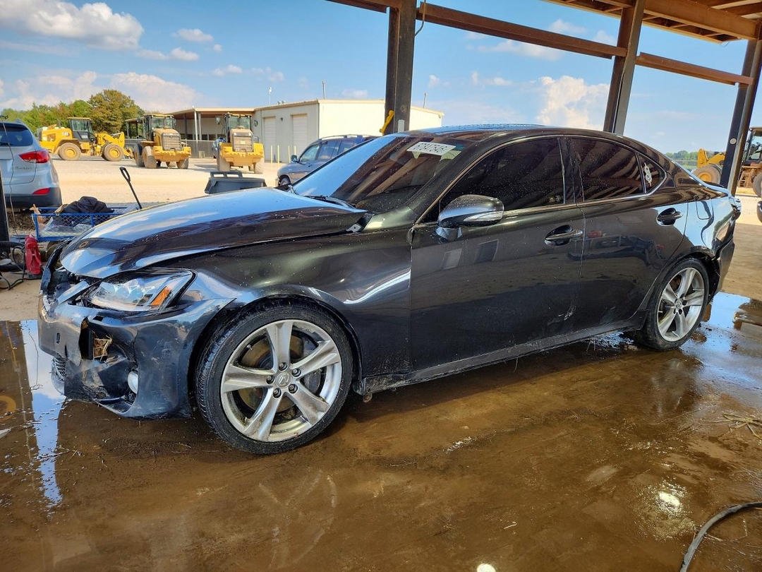 Вид 2011 LEXUS IS 350, угол 1