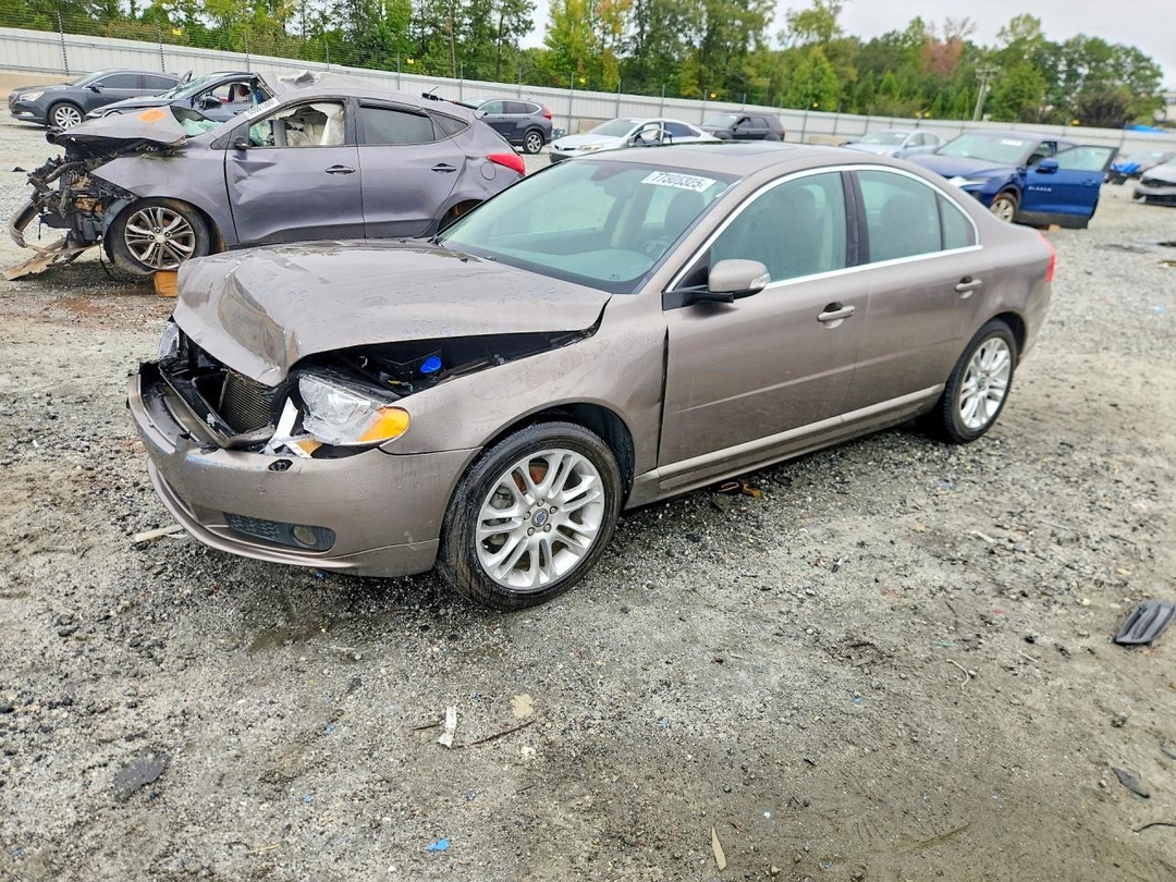 Vue de 2007 VOLVO S80 3.2, angle 1
