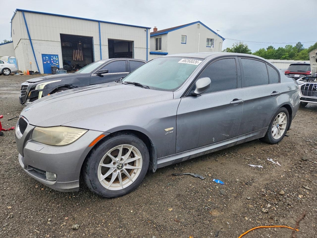 Вид 2010 BMW 328 XI, угол 1