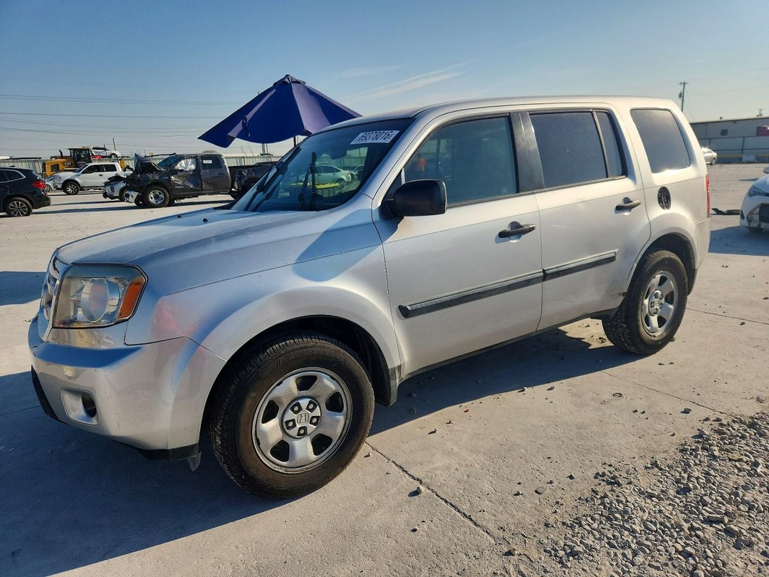 Вид 2011 HONDA PILOT LX, угол 1