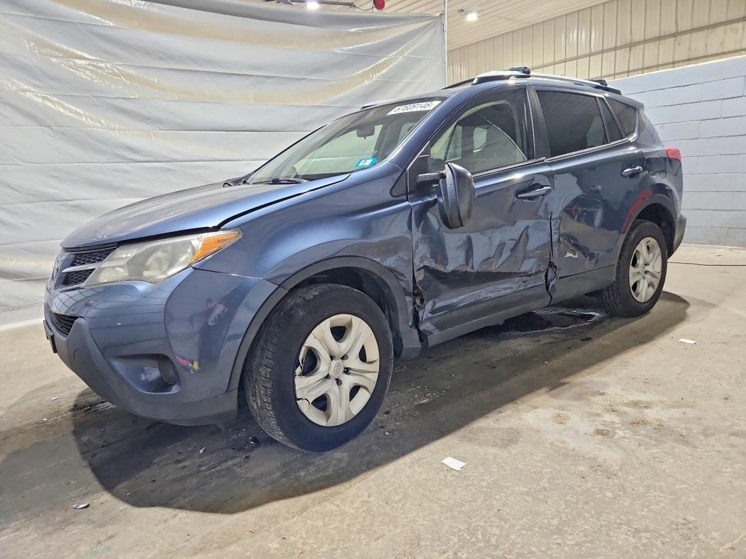 Vedere 2014 TOYOTA RAV4 LE, unghi 1