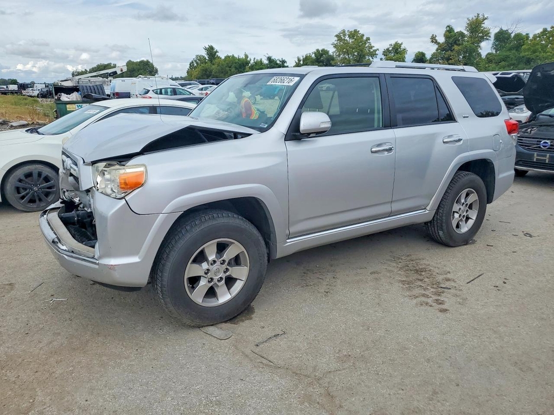 منظر 2013 TOYOTA 4RUNNER SR5، زاوية 1