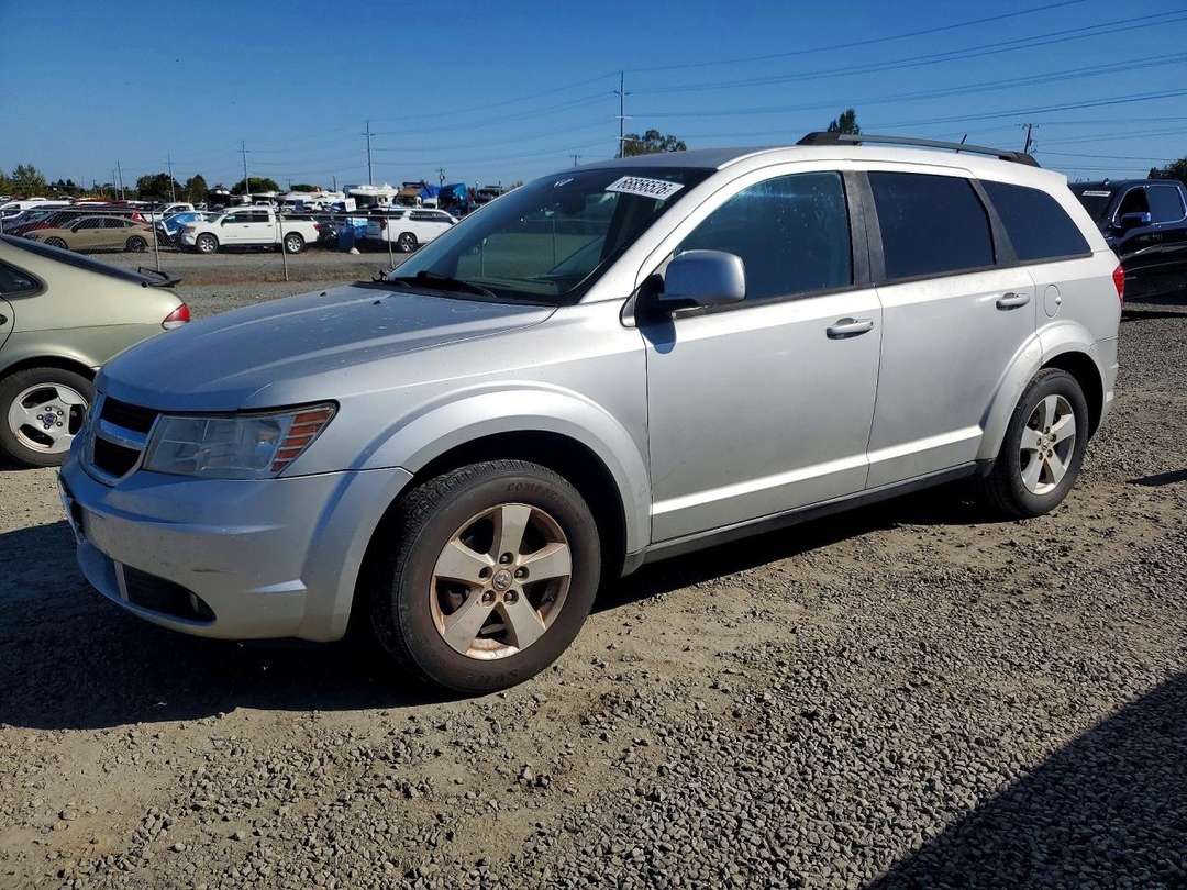 Vue de 2010 DODGE JOURNEY SXT, angle 1