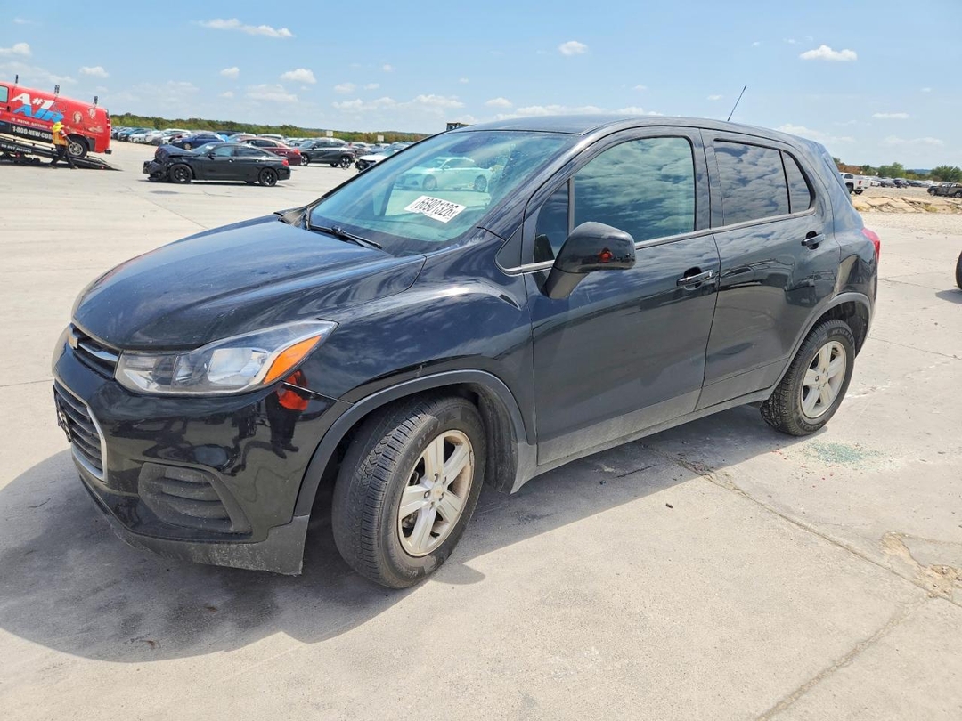 Vue de 2021 CHEVROLET TRAX LS, angle 1