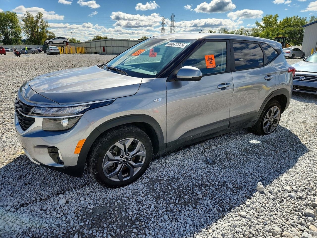 Vue de 2024 KIA SELTOS LX, angle 1