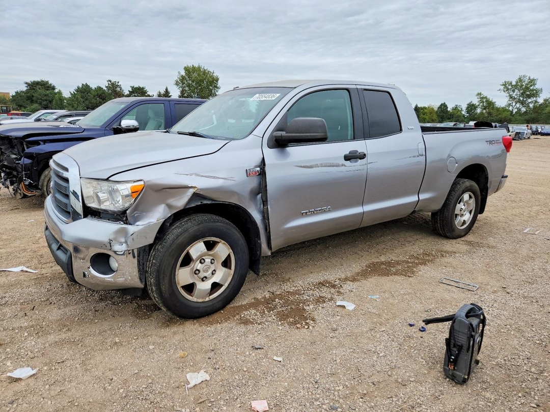 Vista de 2010 TOYOTA TUNDRA DOUBLE CAB SR5, ángulo 1