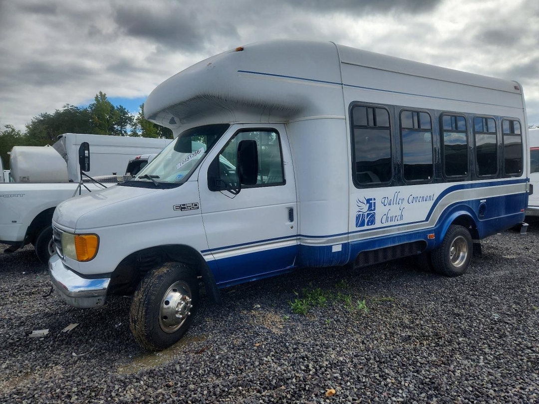 Vista de 2003 FORD ECONOLINE E450 SUPER DUTY CUTAWAY VAN, ángulo 1