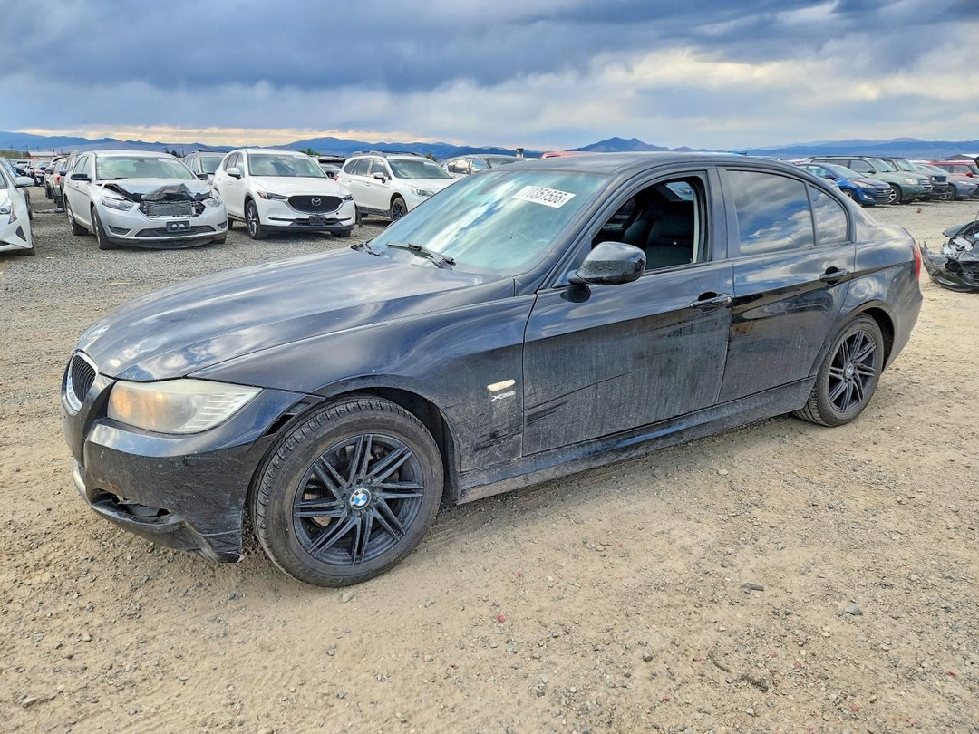 Вид 2011 BMW 328 XI, угол 1