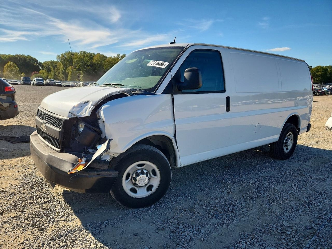 2015 CHEVROLET EXPRESS G2500 VAN view, angle 1